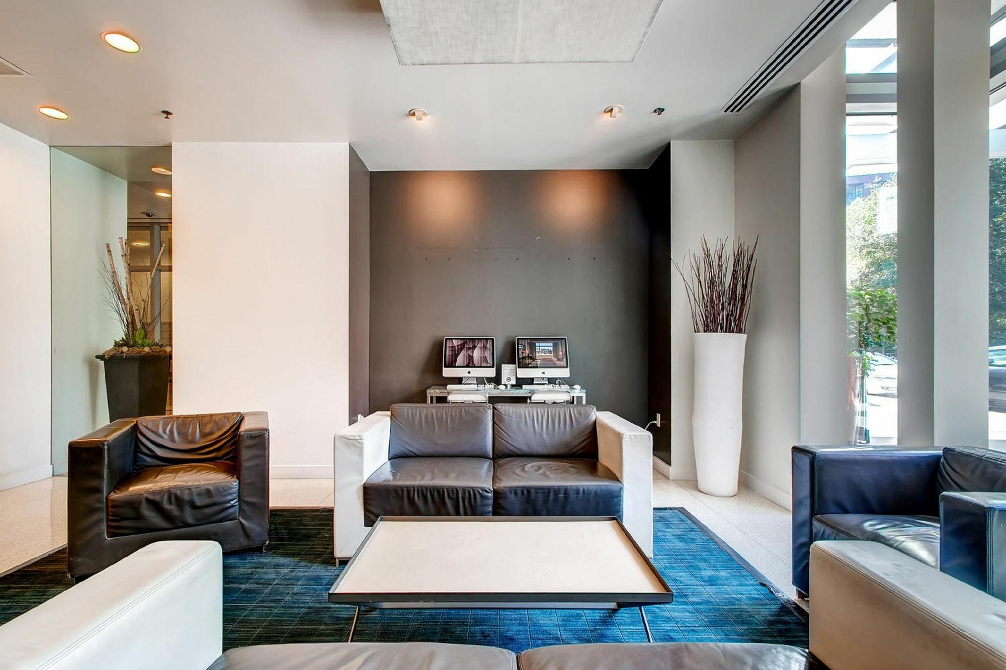 Global Luxury Suites At Kendall West Κέιμπριτζ Εξωτερικό φωτογραφία