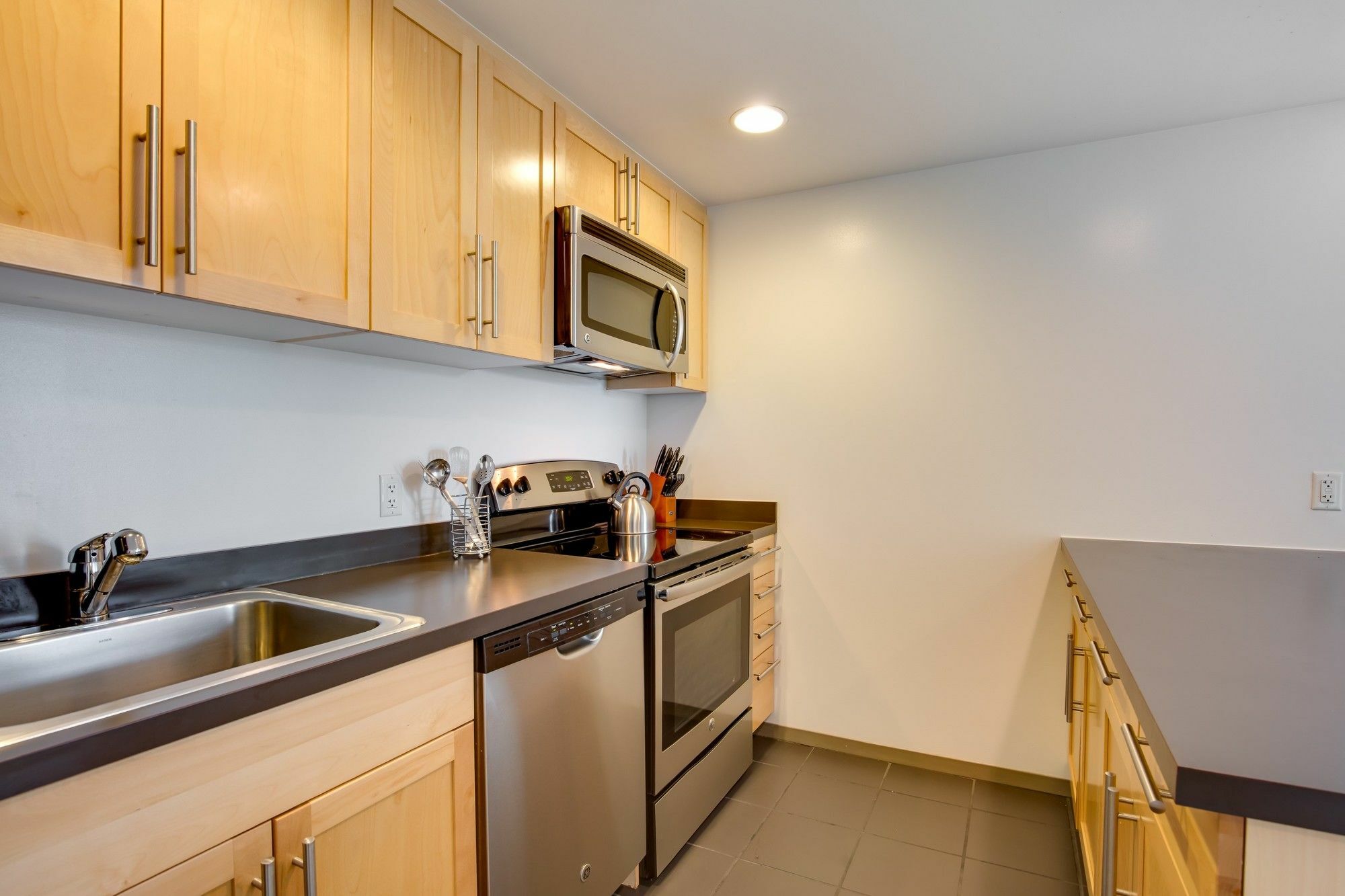 Global Luxury Suites At Kendall West Κέιμπριτζ Εξωτερικό φωτογραφία